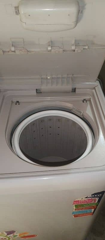 washer & Drayer washing machine good condition urgent sale 4