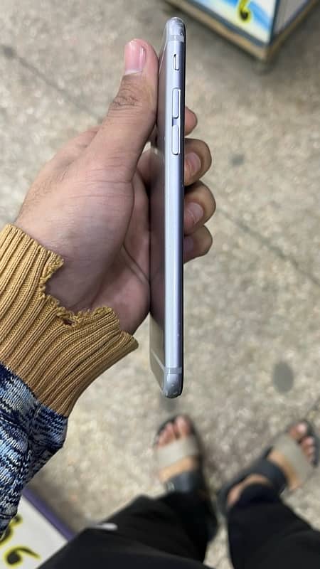 iphone 6 10/10 condition 0