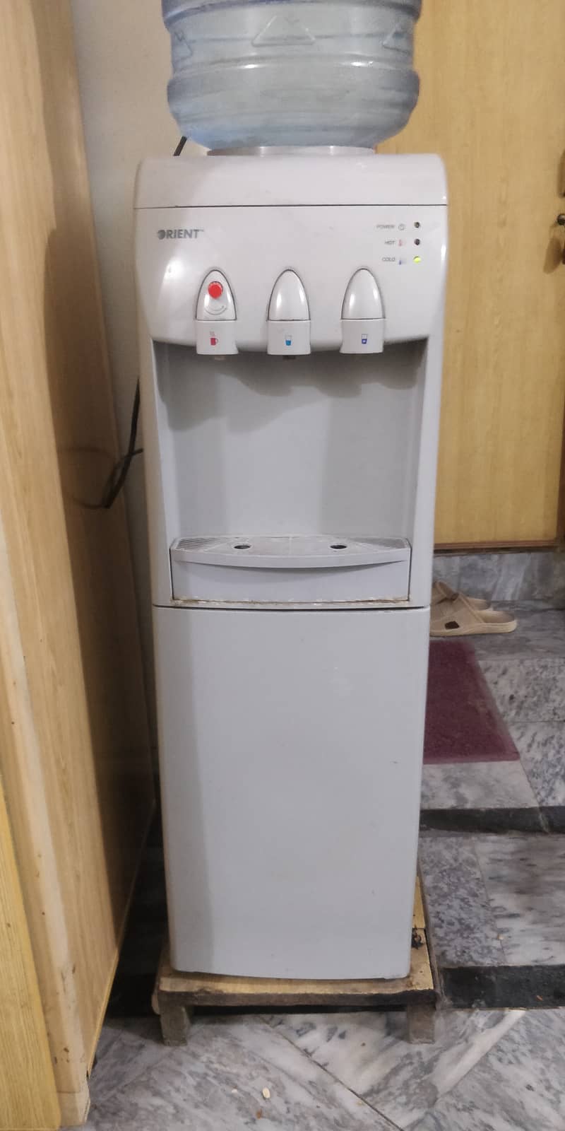 Water dispenser for sale with good condition 0