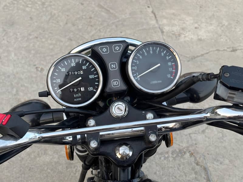 Suzuki GS 150SE 2022 4