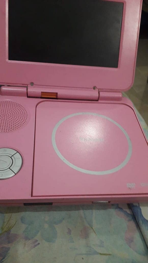 MINI PORTABLE DVD PLAYER WITH ADAPTOR 1