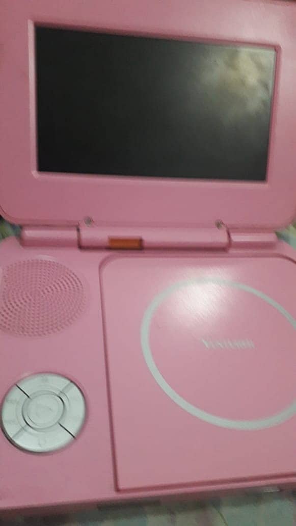 MINI PORTABLE DVD PLAYER WITH ADAPTOR 4