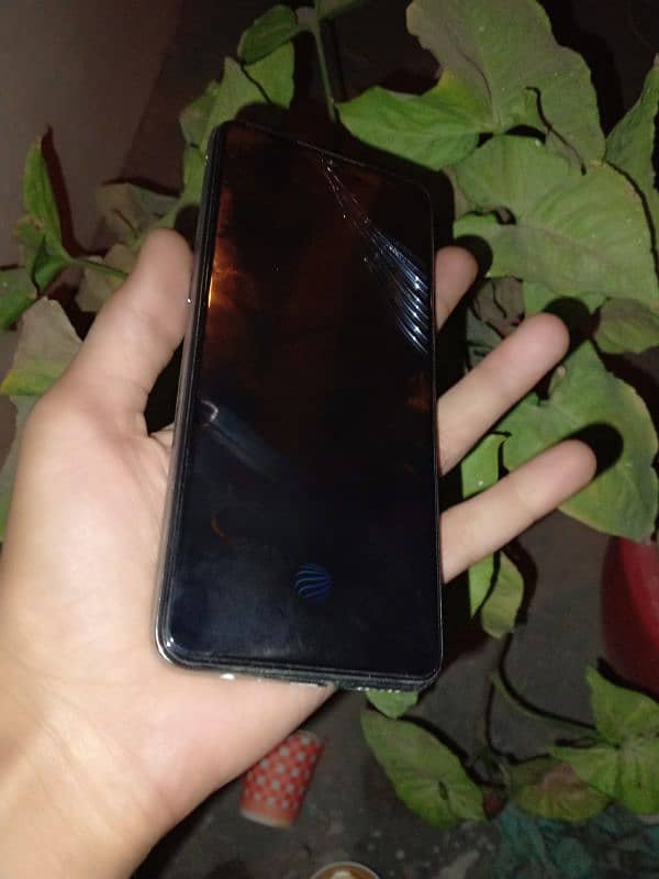 Vivo S1 mobile phone 2