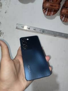 vivo y100