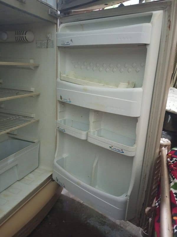 pel fridge All ok condition 10/8 2