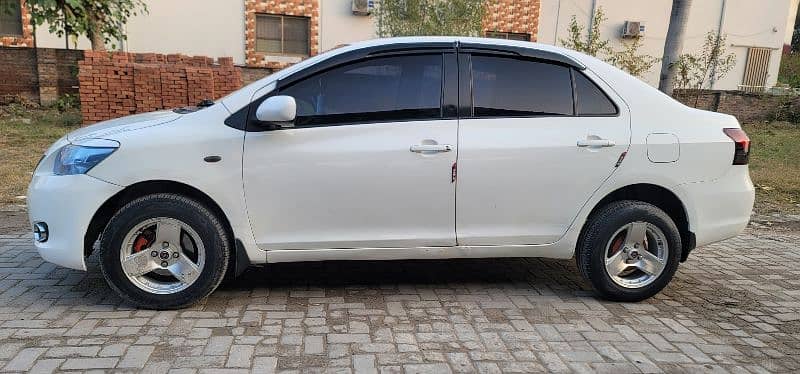 Toyota Belta 2012 3