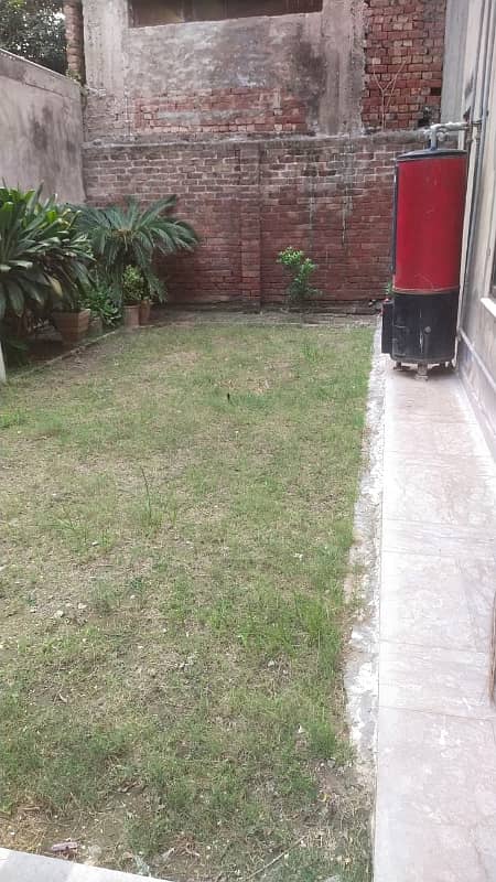 1.5 Kanal Upper Portion House in Model Town Society for Family Residence 9