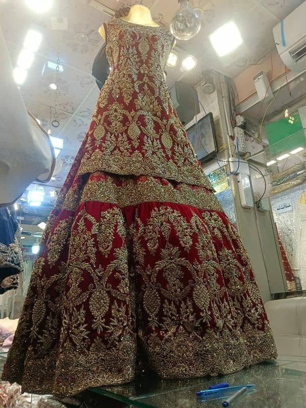 bridal lehnga Arjent sale only 100000 2