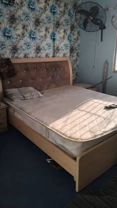 bed set sath light golden