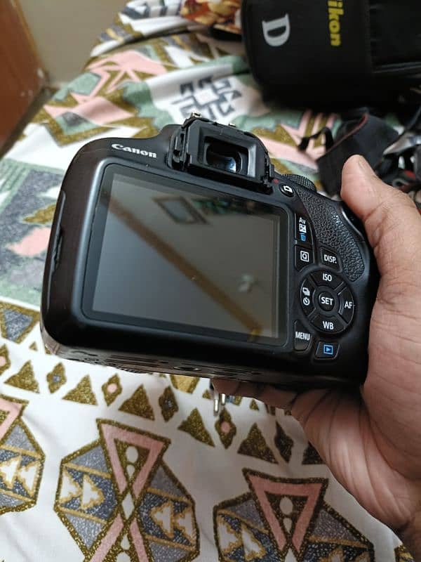 Canon EOS 1200 D 3