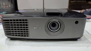 BENQ DLP PROJECTOR 4000 LUMANS