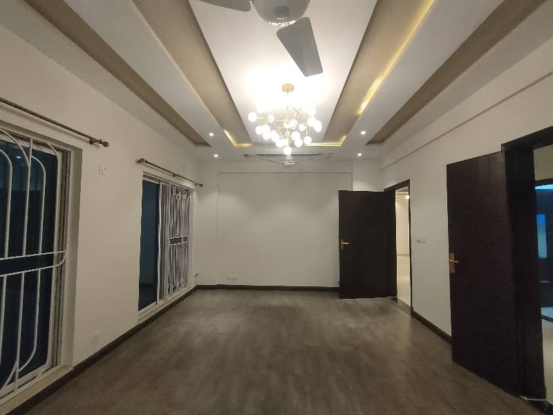 Brand New Luxury Flat Available For Sale In Askari-01 Lahore Cantt 1