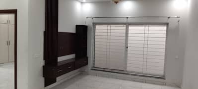 10 Marla Upper Portion For Rent In Bahria Town Lahore