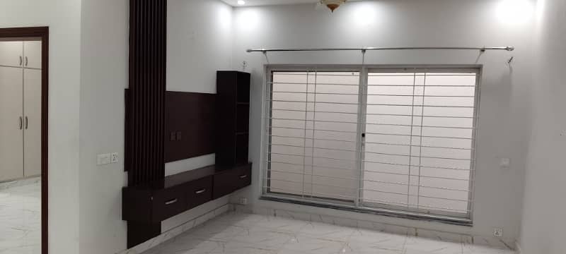 10 Marla Upper Portion For Rent In Bahria Town Lahore 0