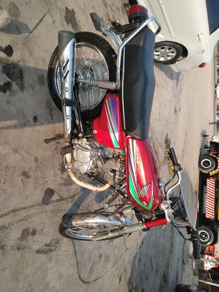 Honda CG125 2013 model urgent sle 1