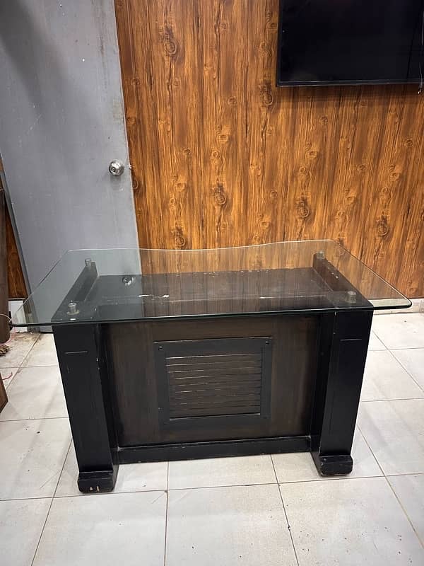 2 office tables with 12mm glass on top for sale 1