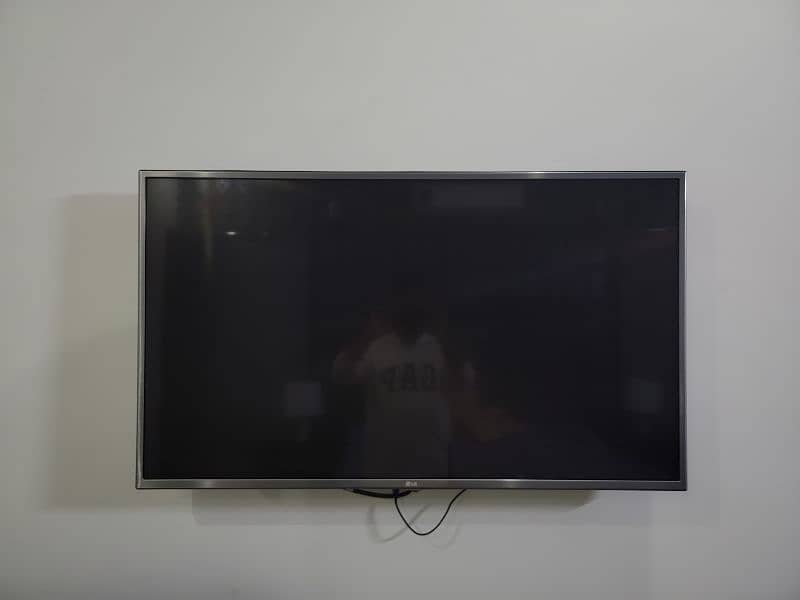 LG UHD 4K LED (43UH65) 0