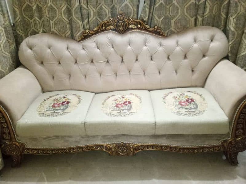 Sofa set 5 seater for sale in mint condition 1