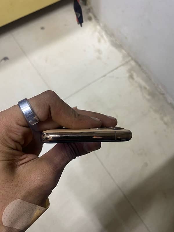 i phone 11 pro condition 10.9 2