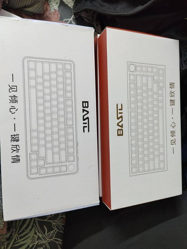 Gaming mechanical hot swappable keyboards, switches and keycaps ava. 1