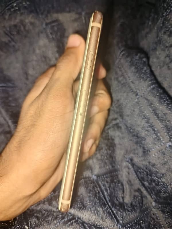 APPLE iPhone 8 {pta approved} cream Color 3