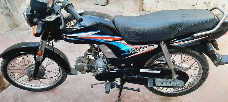 Honda dream 2017 1