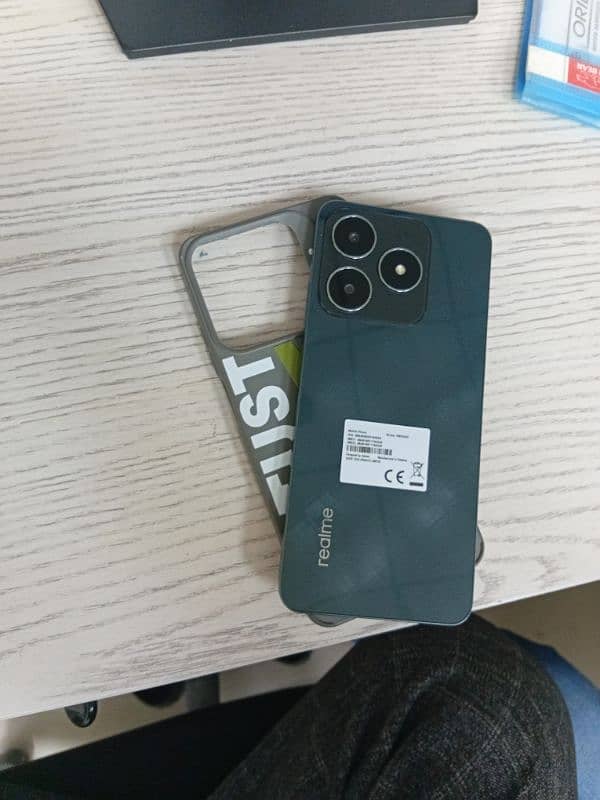 Realme C61 (4+4/128) full box only 3week use green colour 03045467284 0