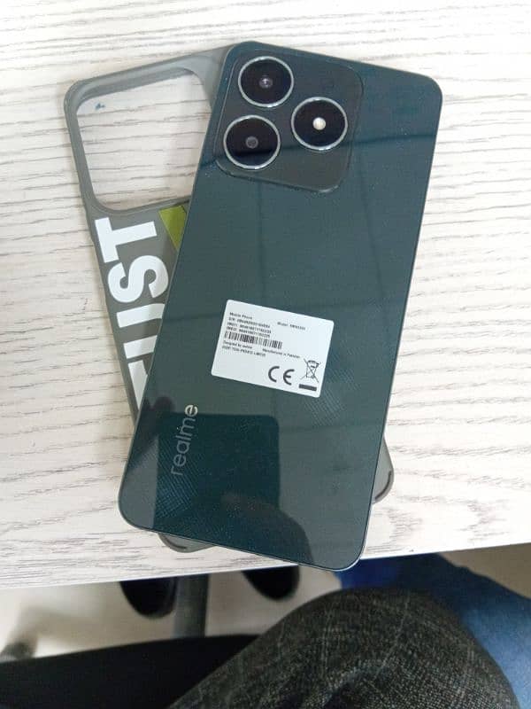 Realme C61 (4+4/128) full box only 3week use green colour 03045467284 1