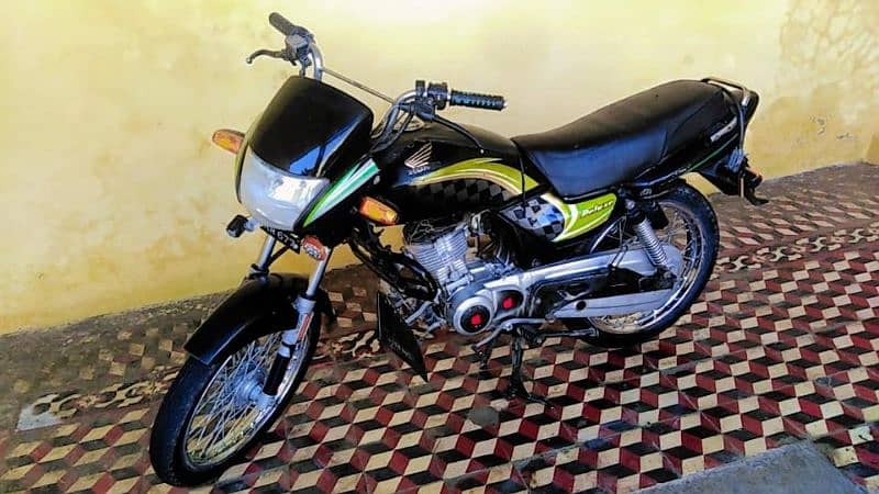 Honda 125 Deluxe 2006 Model 14