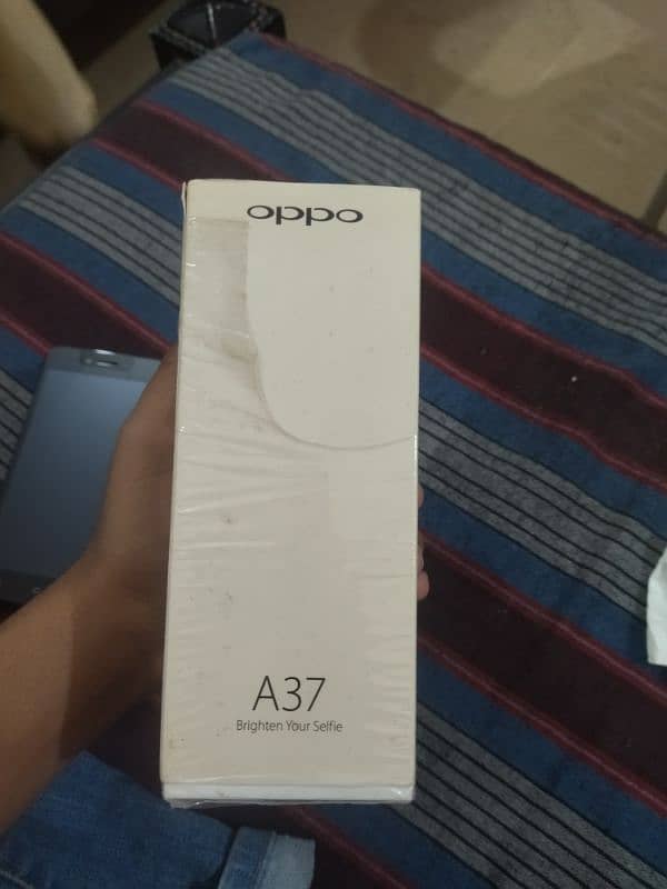 oppo A37  10 OUT OF 8.5 PTA APPROVED pese Kam hojaynge. Urgent sale 7