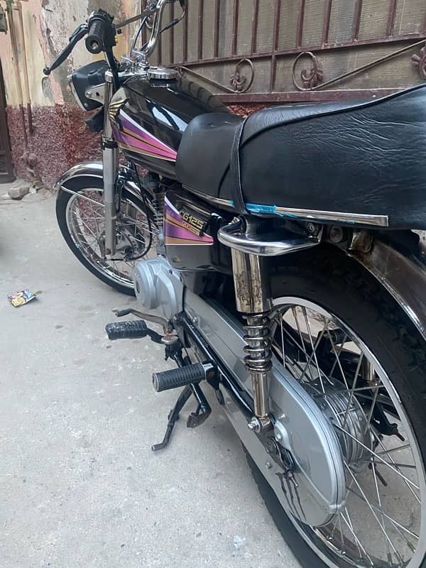 Honda 125 ( 10/10 condition ) 2