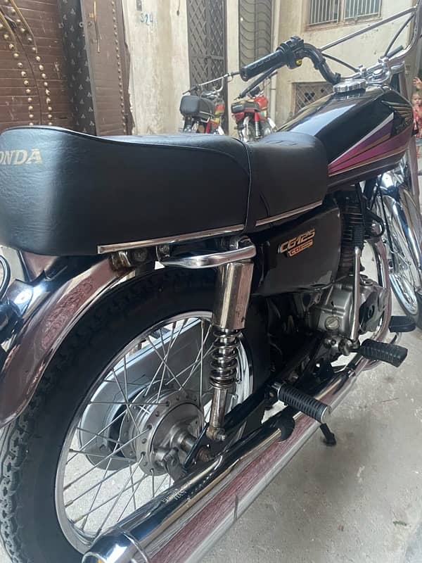 Honda 125 ( 10/10 condition ) 4