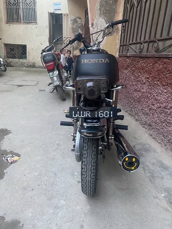 Honda 125 ( 10/10 condition ) 1