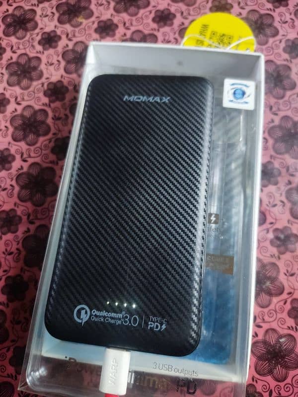 power bank Momax 10000mAh PD Quick Charge Power Bank Black IP65 5