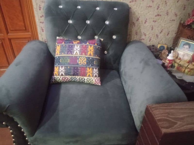 5 seater  velvet sofa set literally it's used just for a week 1