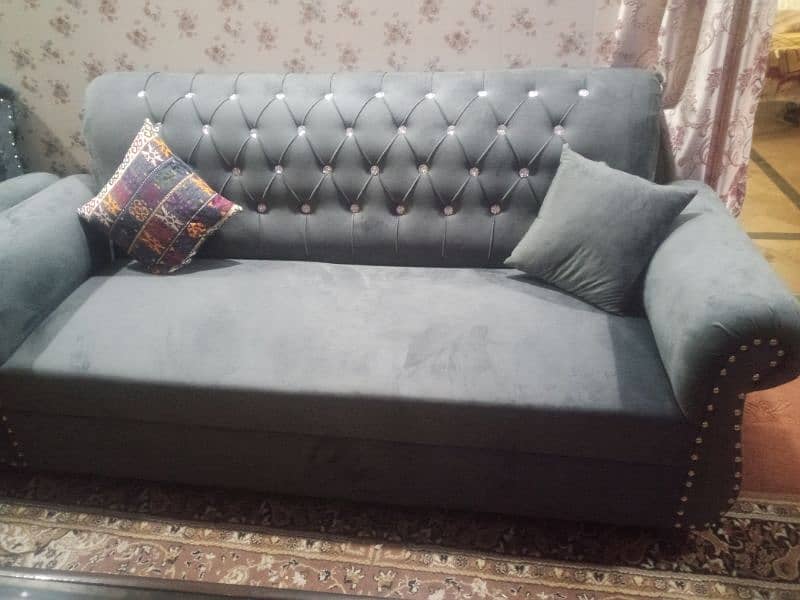 5 seater  velvet sofa set literally it's used just for a week 5