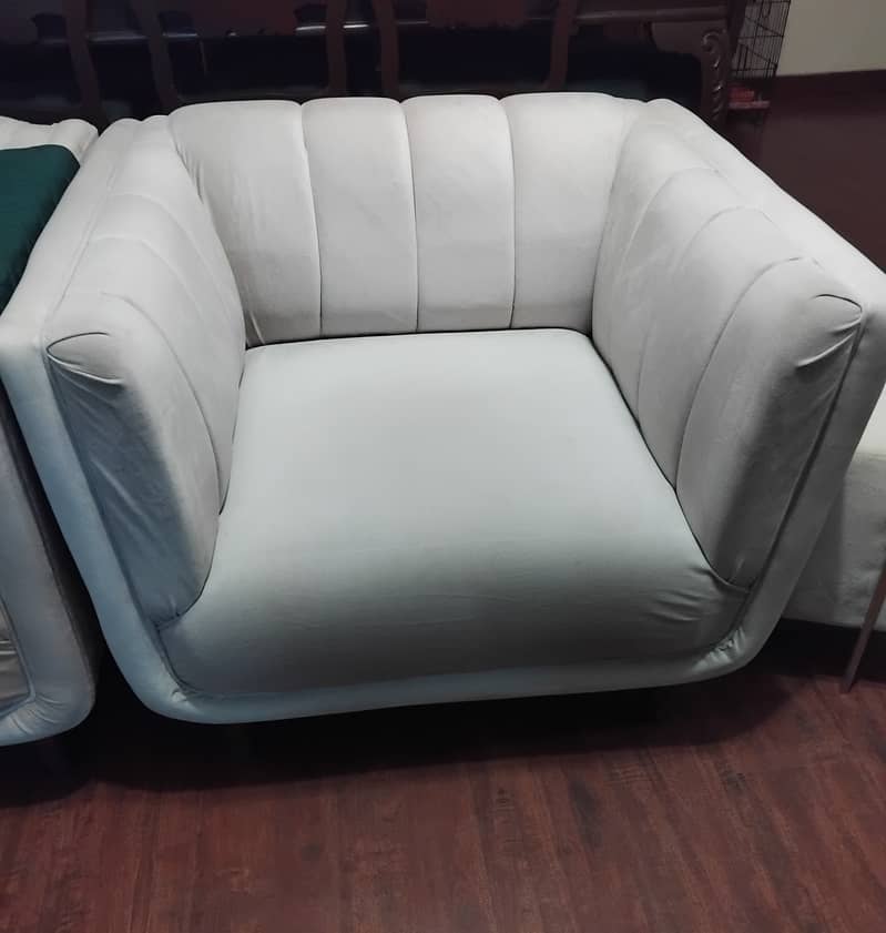 Brand New Condition White Sofa Set for Sale 3