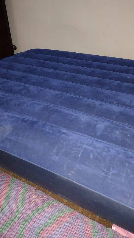 Intex Air Mattress 75x54 10 inch with electric pump 0