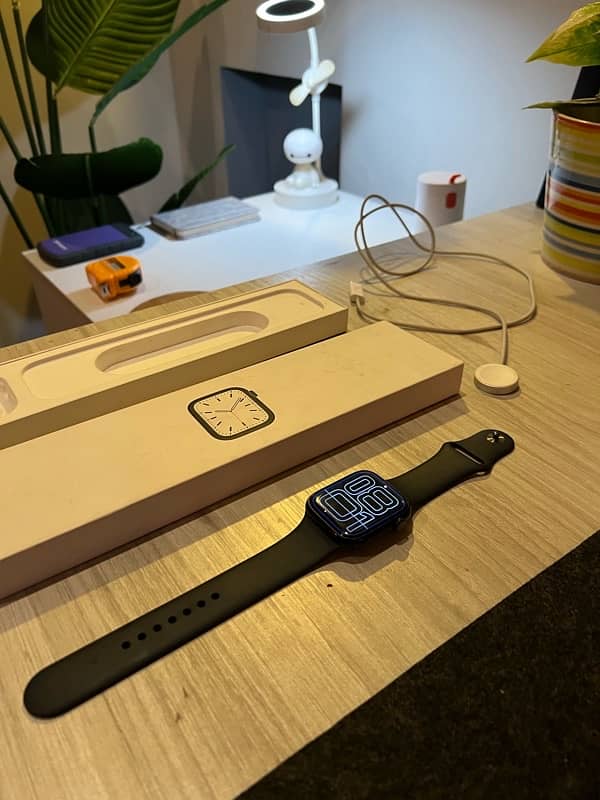 Apple Watch Series 7 (45mm) - Mint Condition with Original Accessories 0