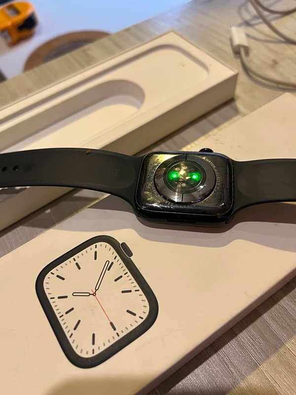 Apple Watch Series 7 (45mm) - Mint Condition with Original Accessories 3