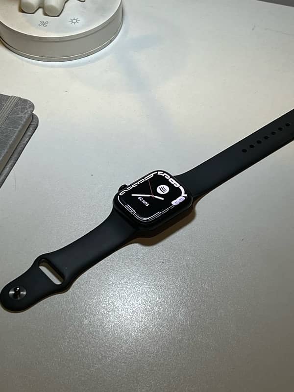 Apple Watch Series 7 (45mm) - Mint Condition with Original Accessories 7