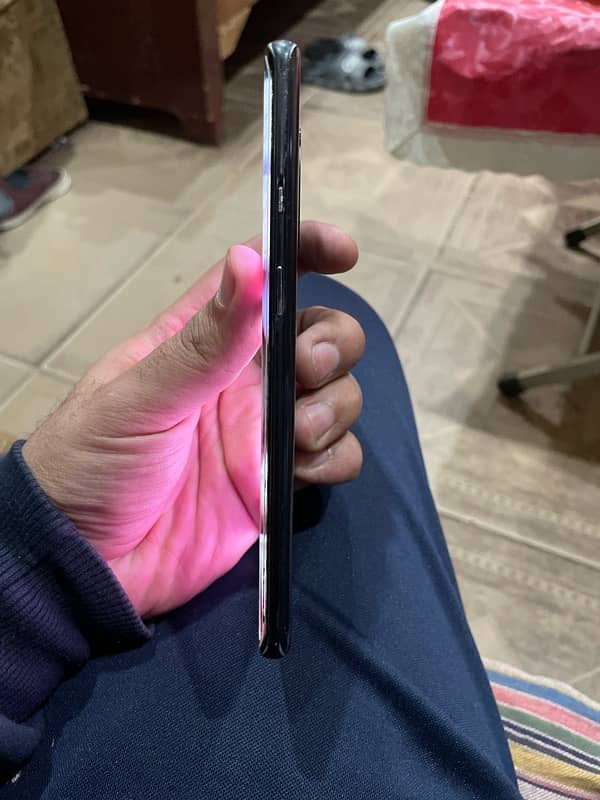 one plus 8 (128gb/8gb) 4