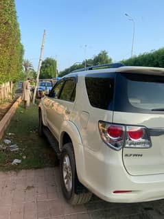 Toyota Fortuner V 2013