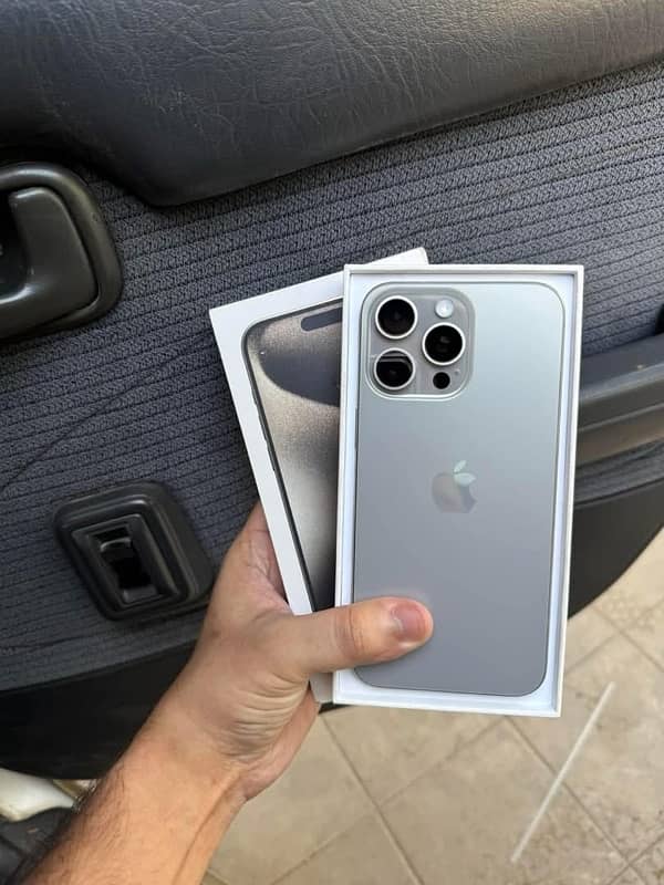 iPhone 15 Pro Max 256 GB Factory Unlock with Box 0