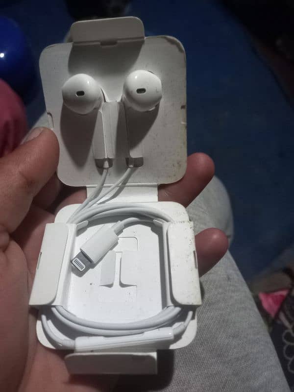 I phone janiun headphone 1