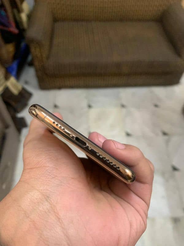 Xs Max Jv 64 Gb Golden colour 3