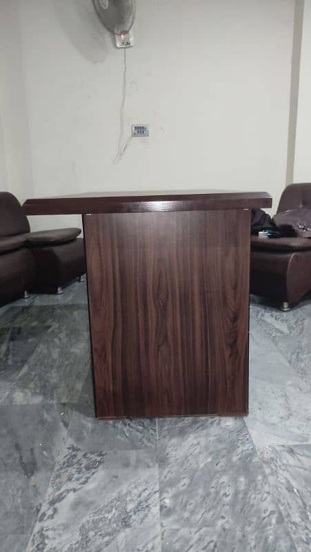 OFFICE TABLE AND CHAIR FOR SALE IN LAHORE 4