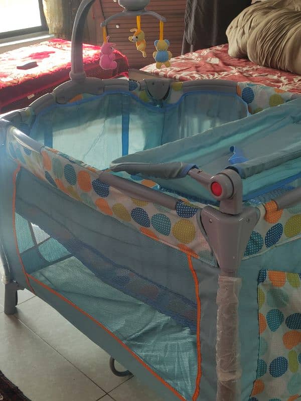 baby crib/ cot 4