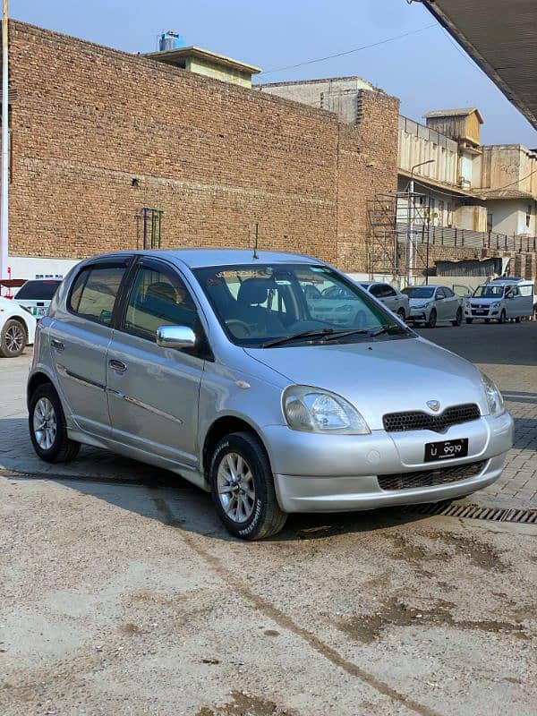 Toyota Vitz 2000 1