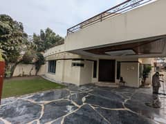 20-Marla Full House For Rent In DHA Ph-4 Lahore Owner Built House.